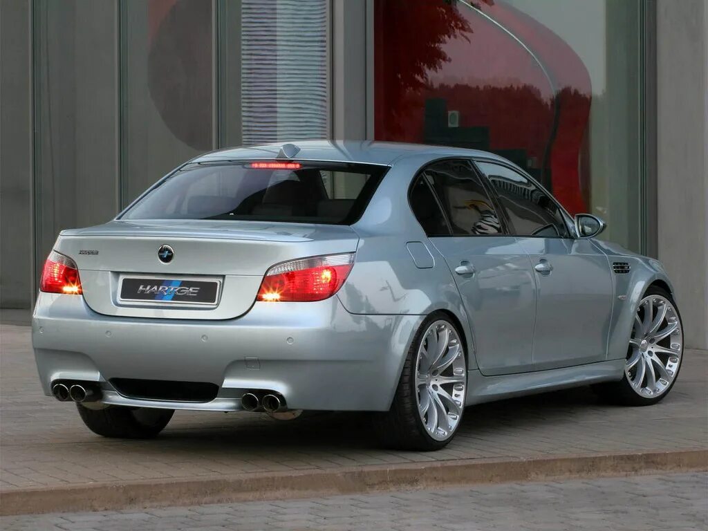 Дром е60. Bmw m5 e60 2005. bmw m5 e60 hartge. bmw 5 e60. бмв 5 е60.
