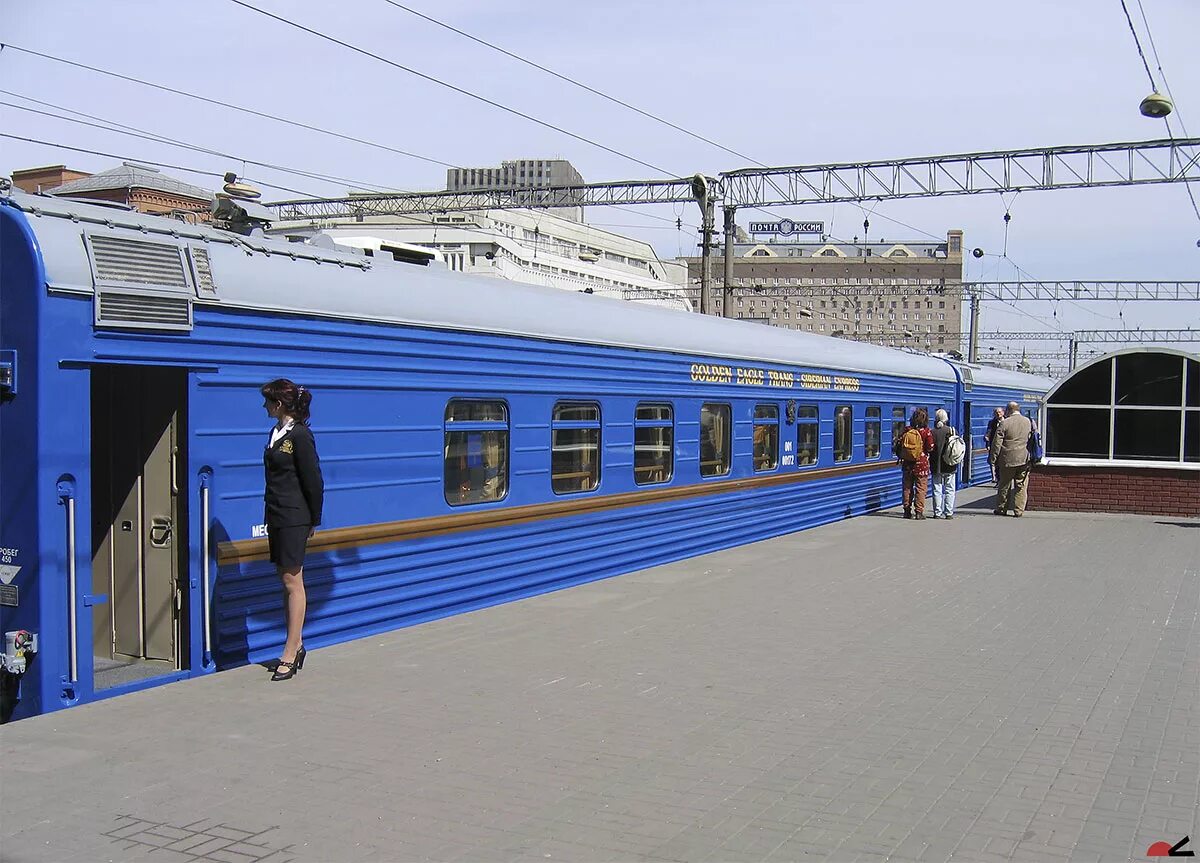 Москва орел работа. Вагон золотой Орел Транссибирский экспресс. Золотой орёл поезд Казанский вокзал. Транссибирский экспресс золотой Орел. Вагон поезда на Орел.