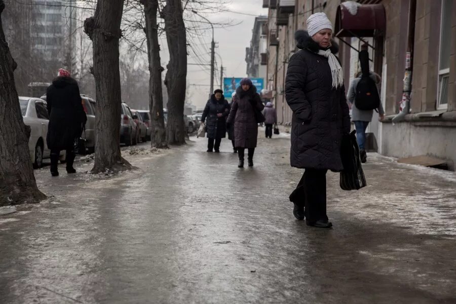 Сайт апрель новосибирск. Новосибирск в апреле. Зимой в Новосибирске холодно. Фото - горожане апрель в Новосибирске. Новосибирск в апреле фото.