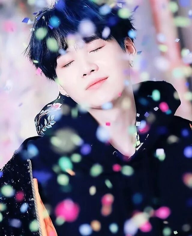 Salsa yuhu adlı kullanıcının BTS panosundaki Pin Bts, Şarkıcılar, Ünlüler