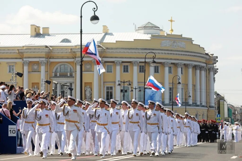 Парад флота. Военно-морской парад в Санкт-Петербурге 2021. Парад ВМФ В Питере. Парад ВМФ В Кронштадте 2023. Парад морской в Санкт-Петербурге 2020.