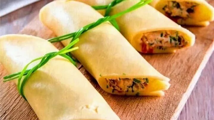 Рулетики из плавленного сыра. Сырные рулетики. рулетики из сыра. сырные рулетики с начинкой. рулет из сыра с начинкой.