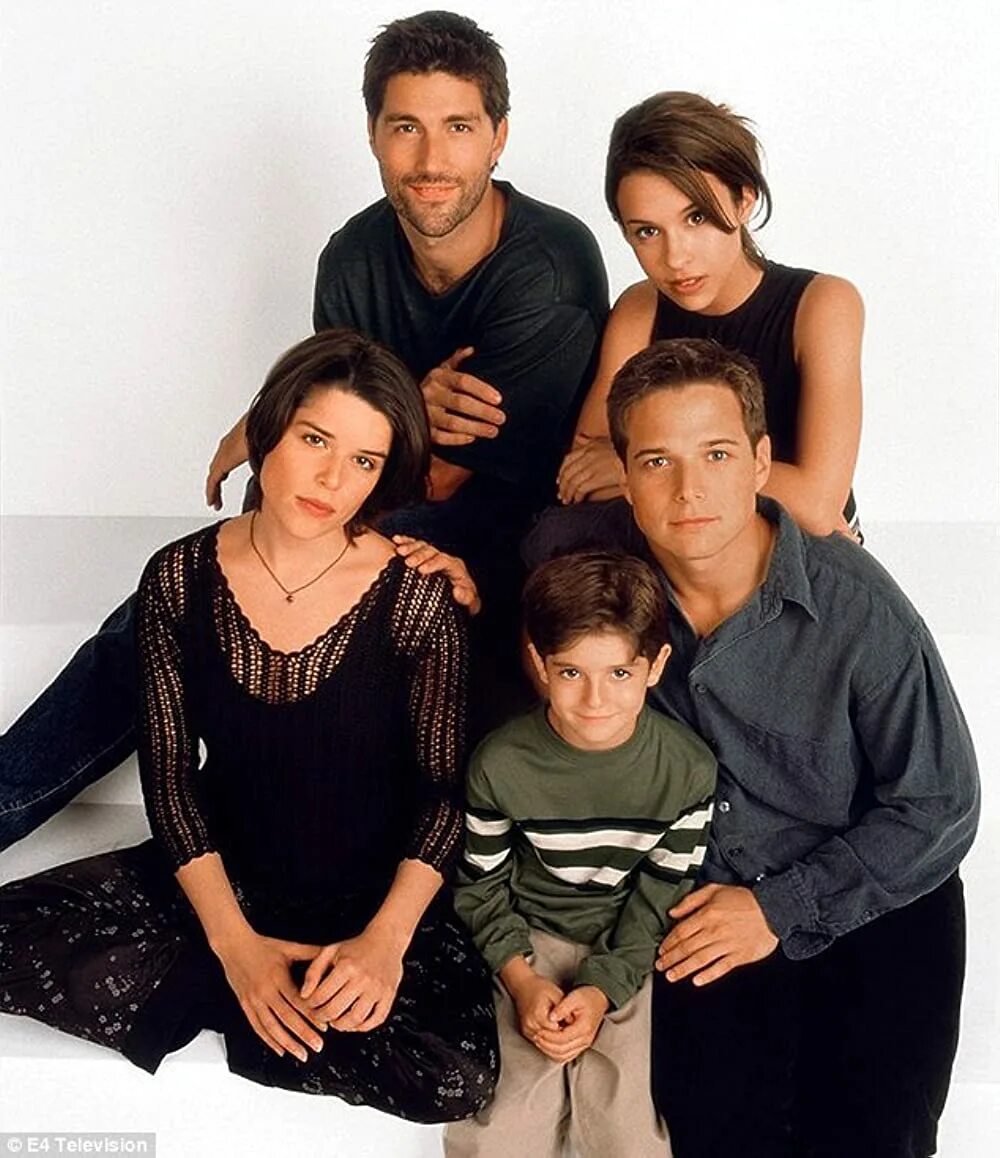 Саша и пятеро. Нас пятеро» (Party of Five), 1994. Party of Five Лейси Чаберт. Мэттью Фокс нас пятеро.