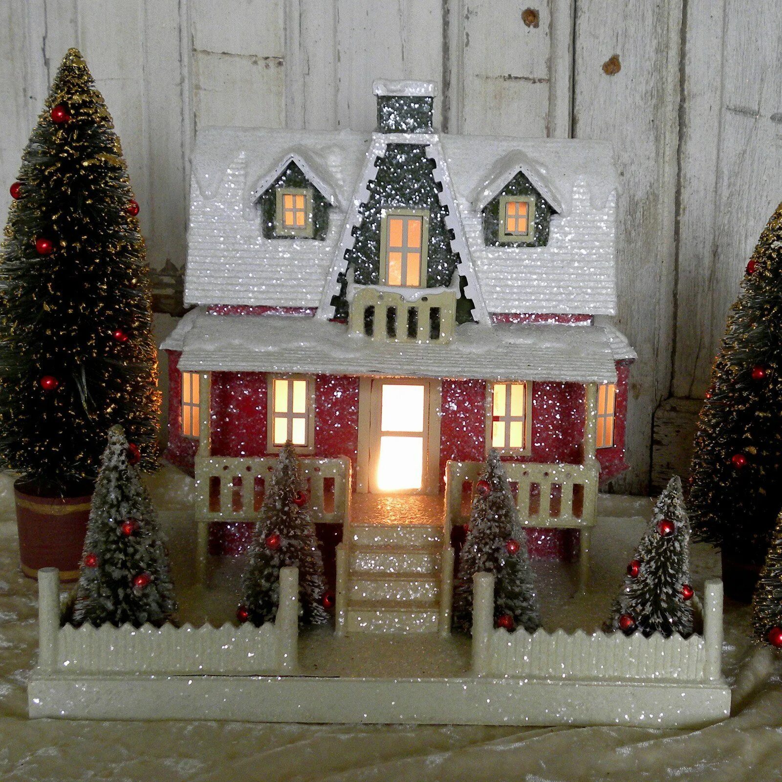 новогодний домик из картона. как сделать рождественский домик. новогодний домик. как сделать рождественский домик. новогодние домикиомики.