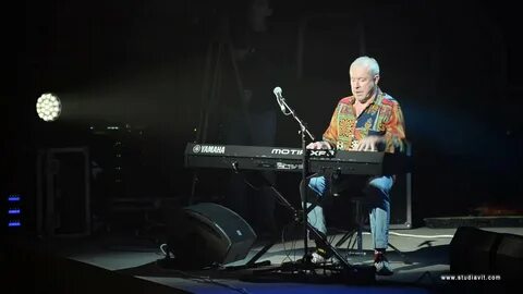 Макаревич пока горит свеча слушать