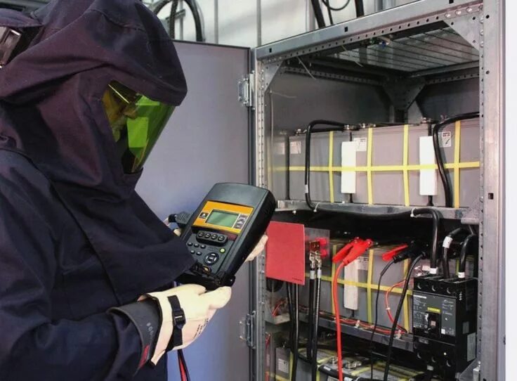 Электротехническая лаборатория. Испытание электроустановок и электрооборудования. Электротехника. Нормы и правила испытания электрооборудования. Sonel mpi-520.