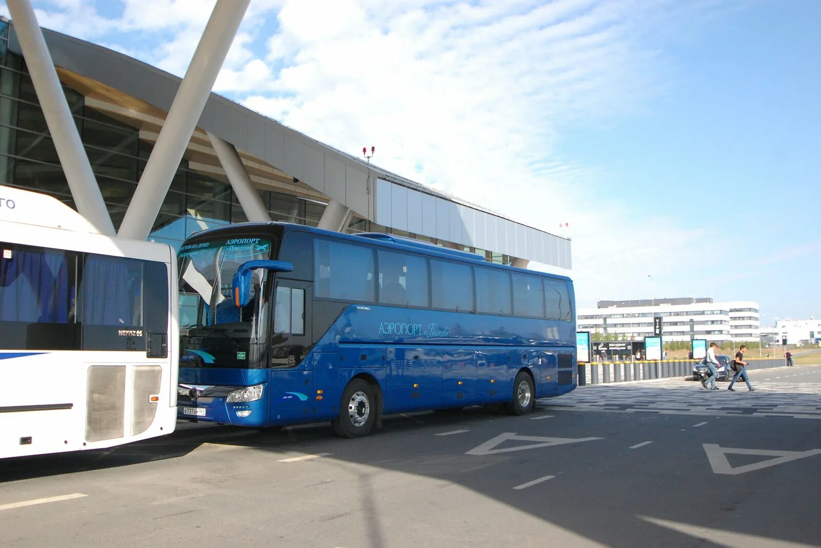 Автовокзал ростов краснодар. Автобус 700 Ростов Платов. Автобус 700 аэропорт Платов. Автобус 700 Ростов Платов маршрут. 700 Автобус Ростов.