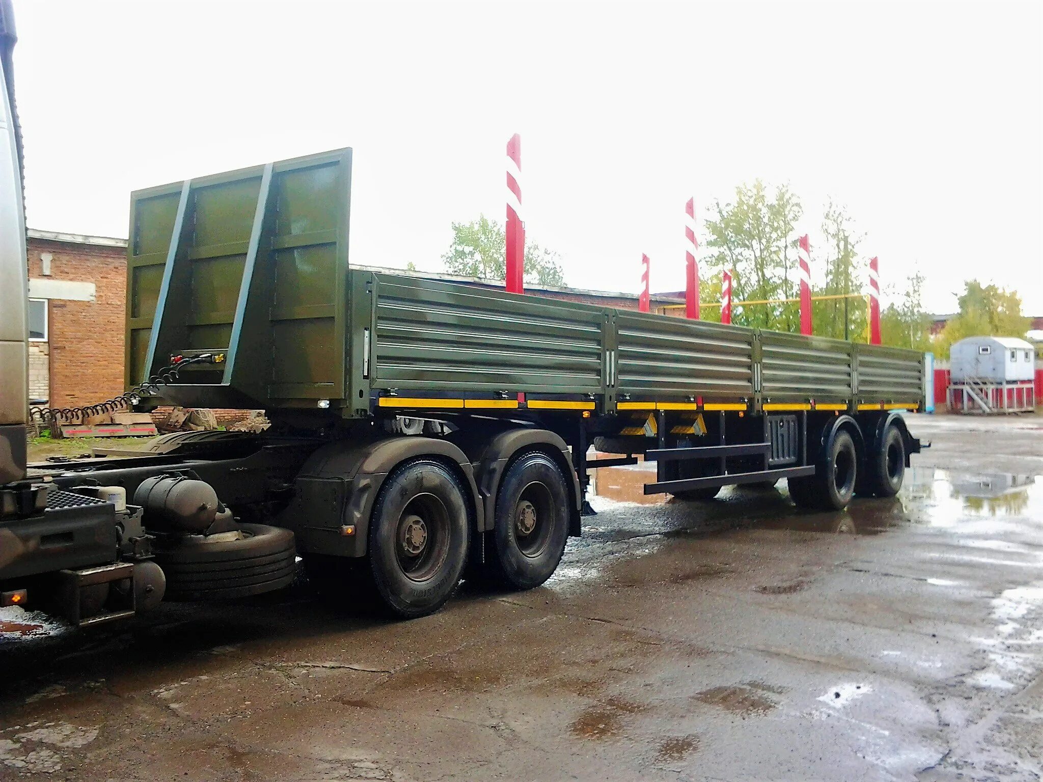 Полуприцеп чмзап. Прицеп чмзап 9906. полуприцеп бортовой чмзап. чмзап 938533 бортовой полуприцеп. полуприцеп борт чмзап 9906-038.