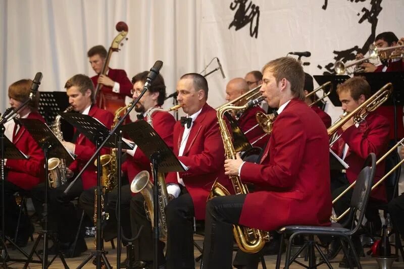 Эстрадно-джазовый оркестр им. Оркестр кима назаретова ростов-на-дону. Муниципальный оркестр кима назаретова ростов. Джазовый оркестр кима назаретова. Школа кима назаретова ростов-на-дону.