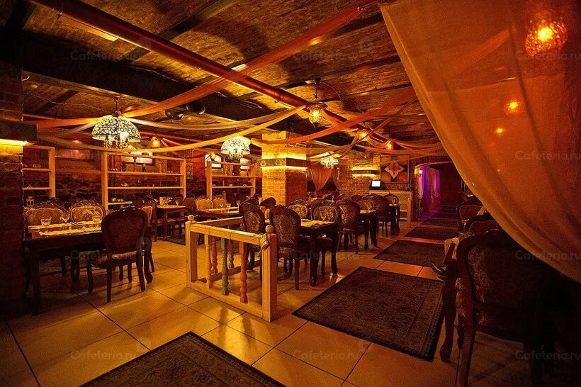 Кафе мимино вологда. Кафе счастье в провинции чита. Кафе читы. Кафе старый замок чита. Лучшие рестораны читы.