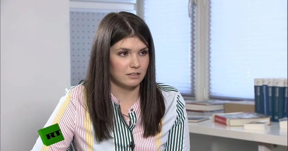 Алеша проснулся. Варя третьякова дом 2. Варя лапулина. Прямой эфир элли ди. Варя вышла из дома.