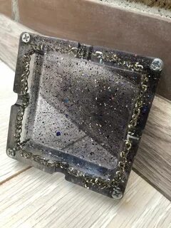 Пепельница из смолы
