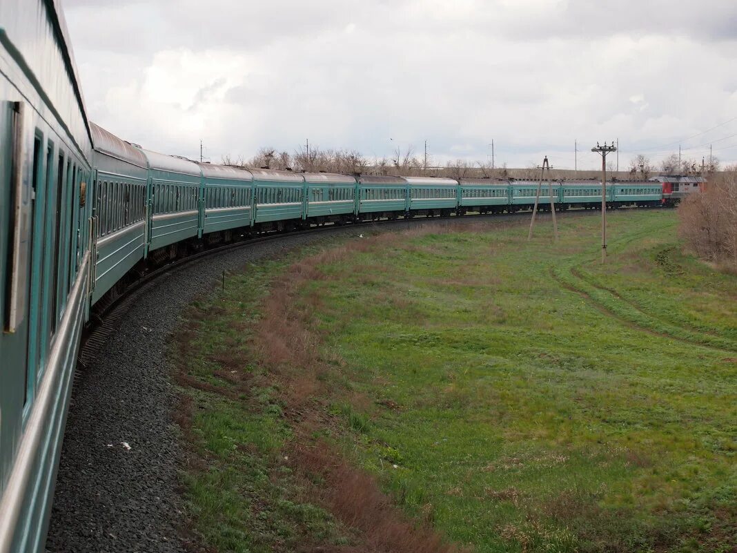 колеса диктуют вагонные песня. заботится сердце сердце волнуется. колёса диктуют вагонные песня текст. колеса диктуют вагонные песня.