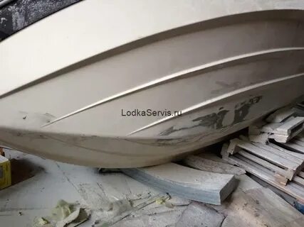 Выступ у днища катера 5 букв