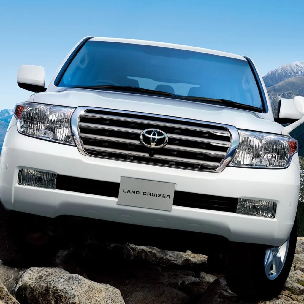 Toyota land cruiser 200 и 200. Тойота ленд крузер 200 2016. Land cruiser 200. Ланг крузер 200. Land cruiser 200.