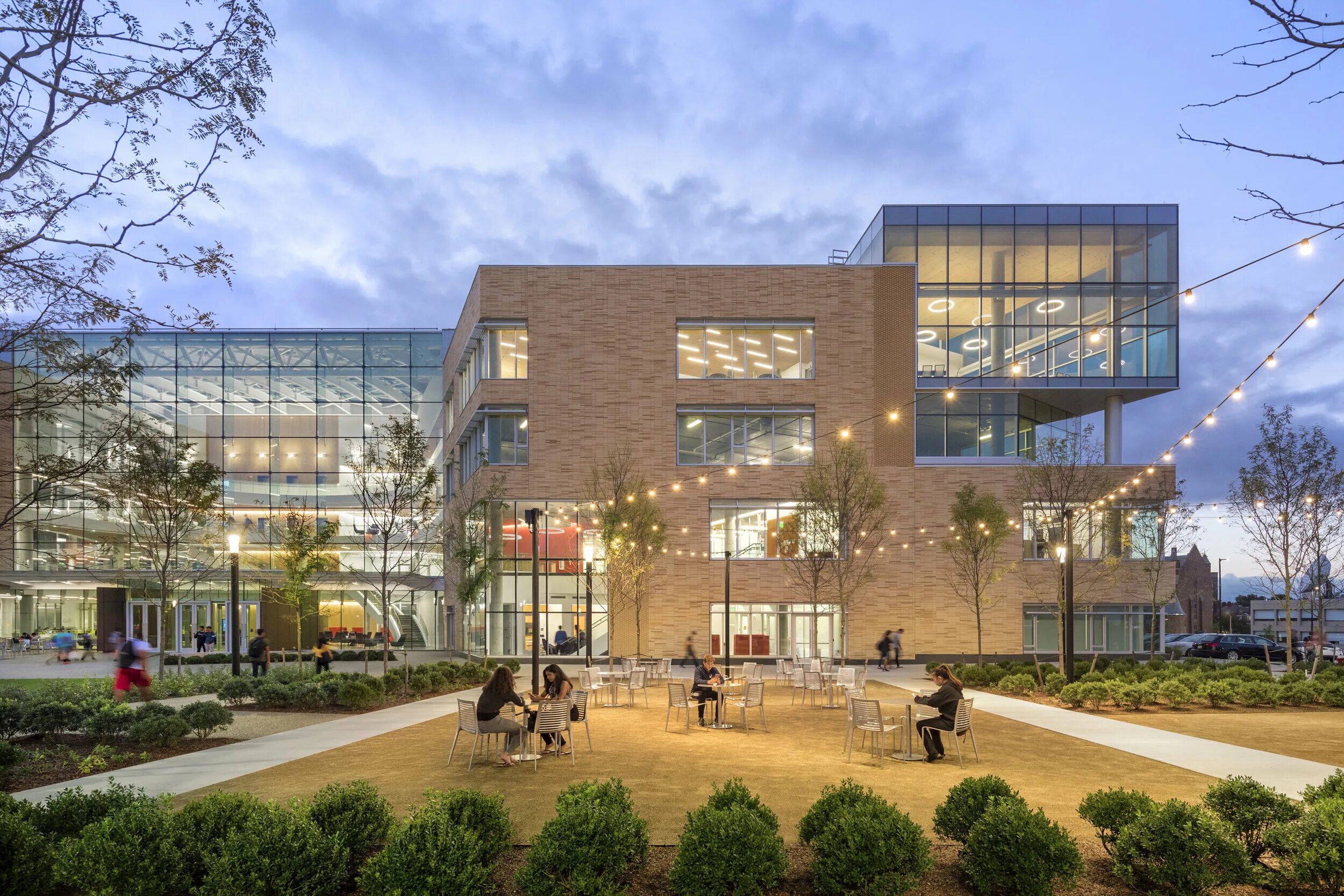 Carnegie Mellon Campus. Carnegie Mellon University's Tepper School of Business. Огайо Эмпориум. Центр нанотехнологий при университете Пенсильвании. Центр нанотехнологий