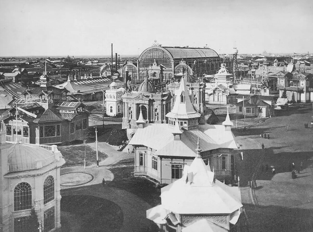 Всероссийская выставка 1896 года в нижнем новгороде. Нижний новгород 1896. На нижегородской ярмарке 1896 г. Нижегородская ярмарка 1896. Главный павильон новгород 1896.