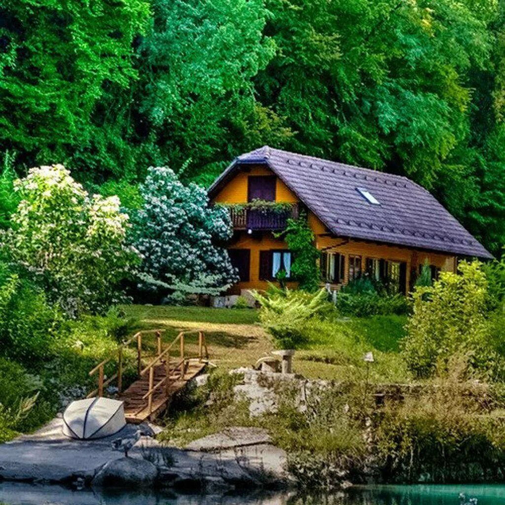 Красивый домик. Американский дом. Ev ve. Домик в живописном месте. Дом на природе.