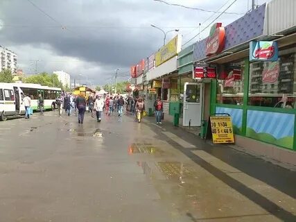 Возле метро щелковская