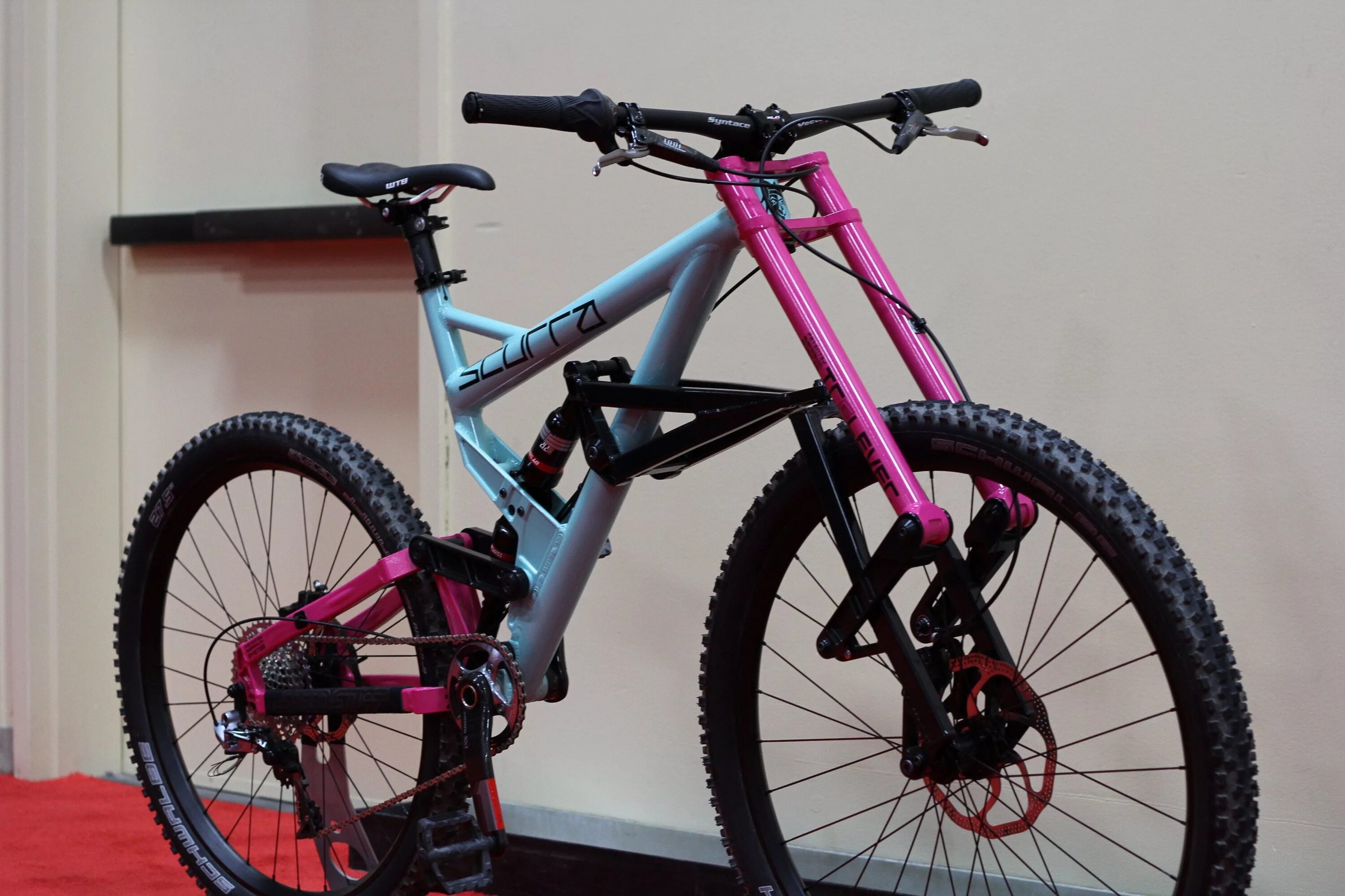 Велосипед мтб бмв. Велосипед с подвеской на раме. Параллелограммная вилка. Suspension bike. Классический горный велосипед.