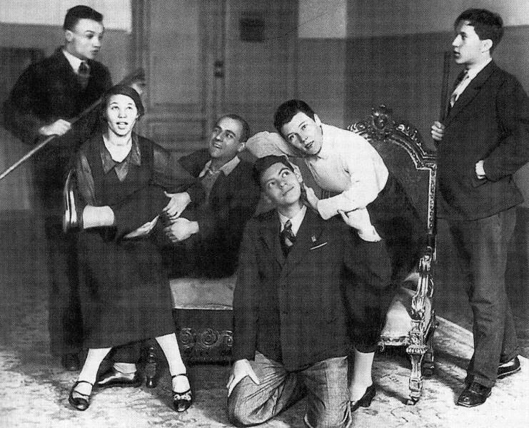 Театр рабочей молодежи. Трам театр рабочей молодежи. Театр рабочей молодёжи 1927. Театр рабочей молодежи. Театр рабочей молодежи москва.