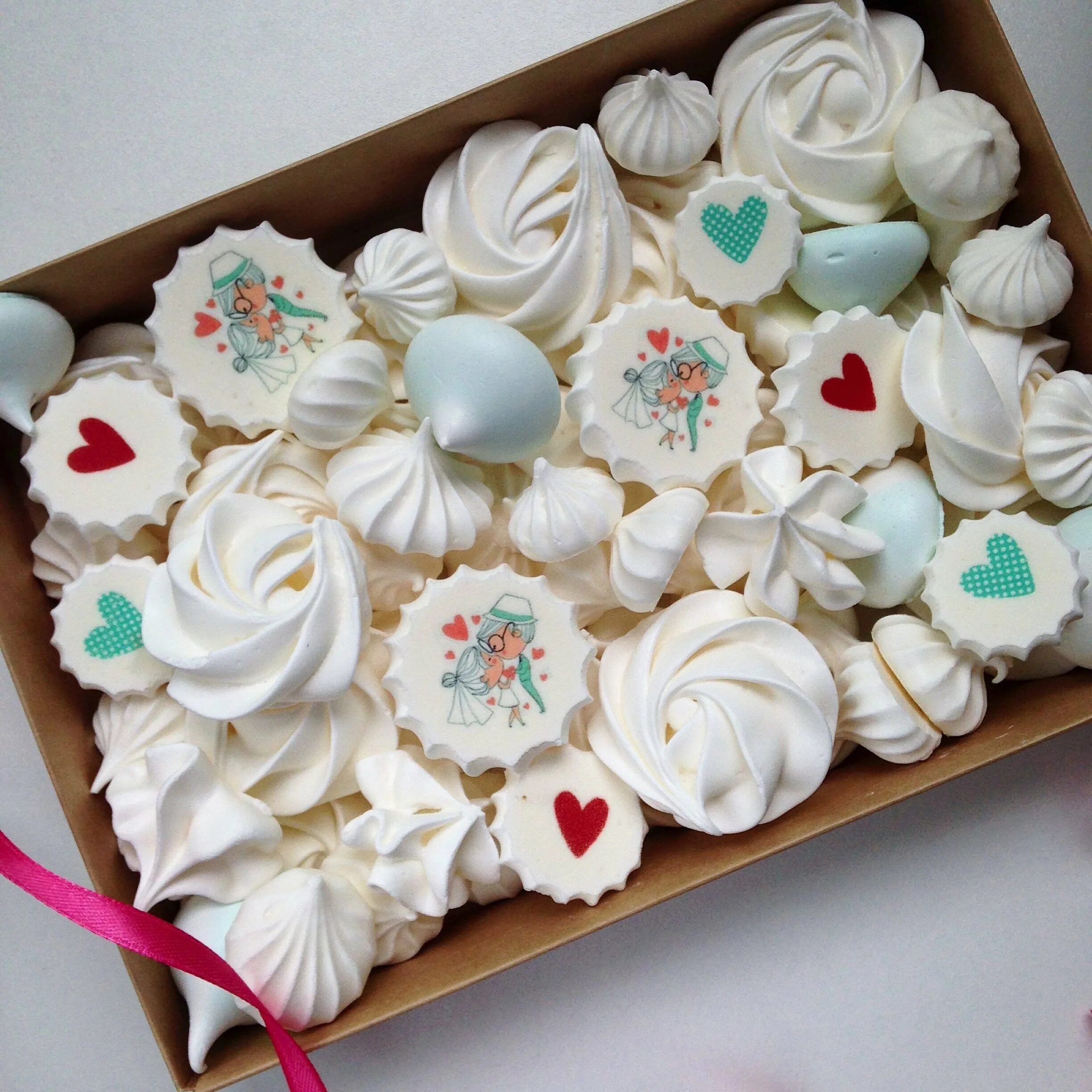 как сделать безе украшение. меренговые капкейки. как сделать безе украшение. украшение торта меренгой. изделия из меренги.