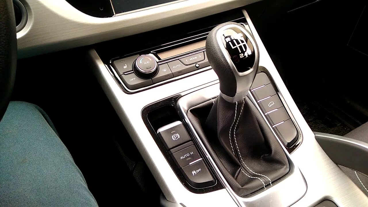Geely coolray руль. Джили кулрей ручник. Geely coolray селектор кпп. Geely coolray селектор кпп. Джили кулрей 2022.