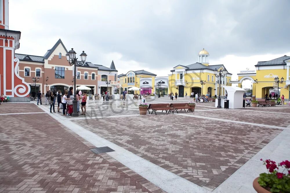 Outlet village котельники. Аутлет Вилладж Котельники. Аутлет Outlet Village белая дача. Outlet Village белая дача, Котельники. Аутлет Виладж белая дача магазины.