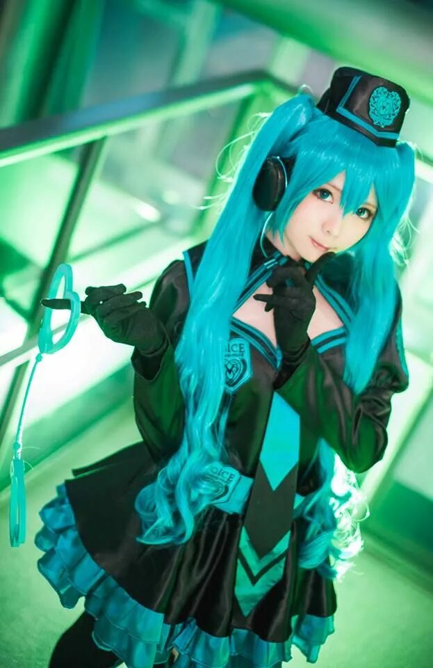 Hatsune miku cosplay. Хатсуне Мику косплей. Мику косплей. Cosplay Хацунэ Мику. Hatsune Miku косплей.