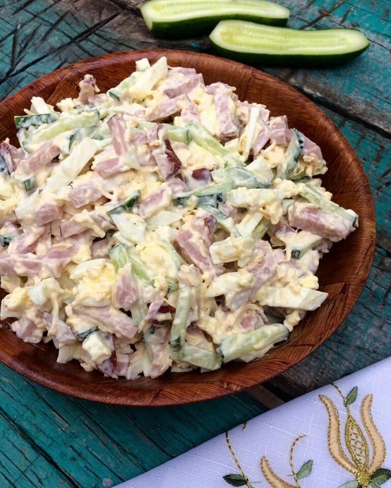 СЫРНЫЙ САЛАТ С СУХАРИКАМИ - Еда и рецепты - 513144 - Tabor.ru