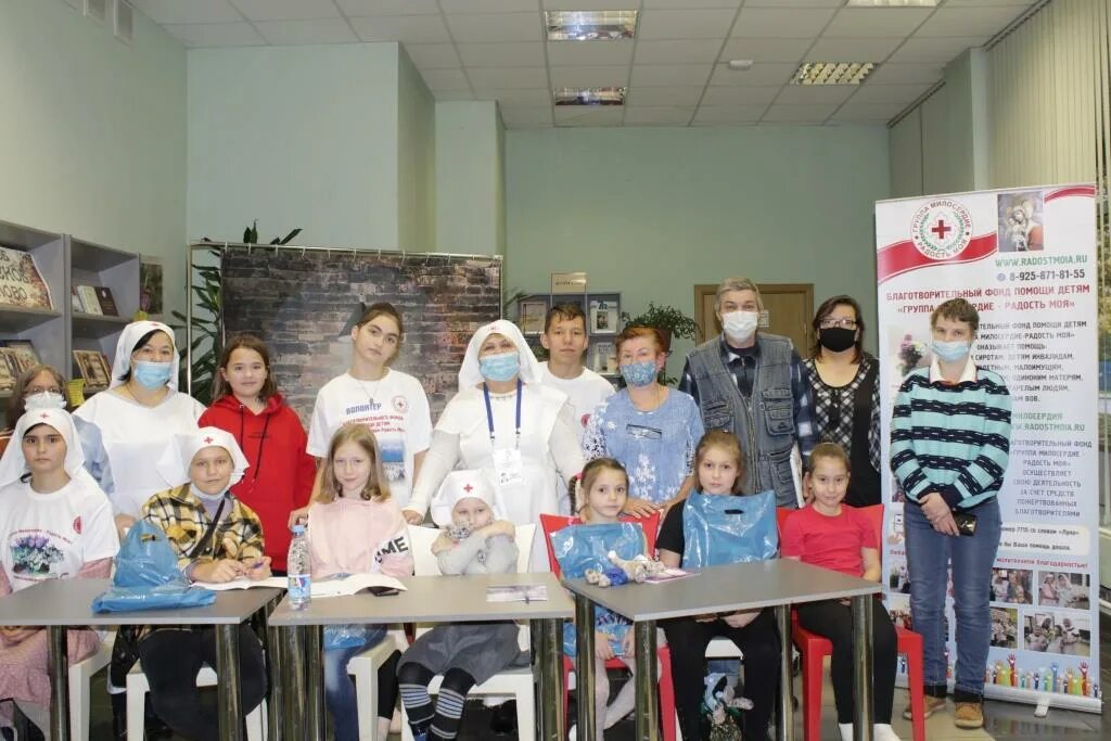 Коллектив благотворительного фонда. Благотворительный фонд милосердие южно сахалинск. Бф групп. Фонд милосердие детям, благотворительный фонд. Бф групп.