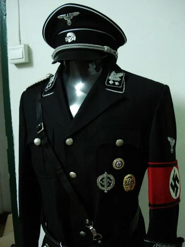 Как сделать сс. Hugo Boss форма вермахта. Униформа СС Hugo Boss. Форма SS офицера. Форма СС гестапо.