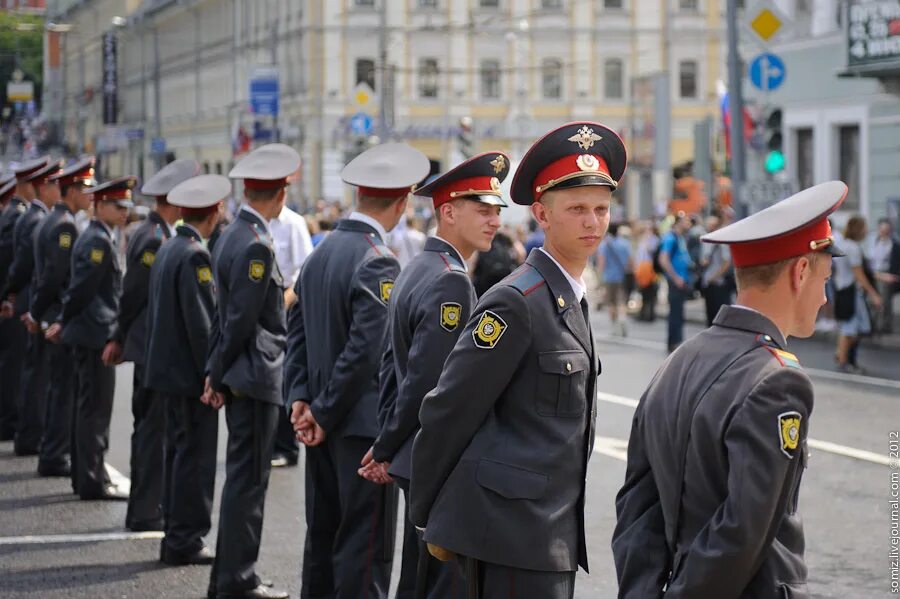 Полицейский чин сканворд. Кордон полиции. Полиция России фото для презентации. Звание полиции Бельгии. Узнать о полиции.