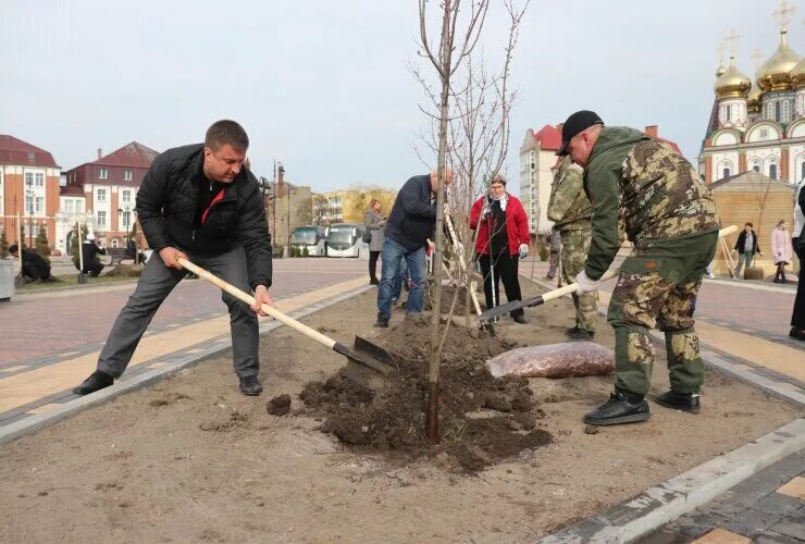 День города Гусев. За общественную работу. Город трудовой. Центральная площадь города. Гусев день рождения