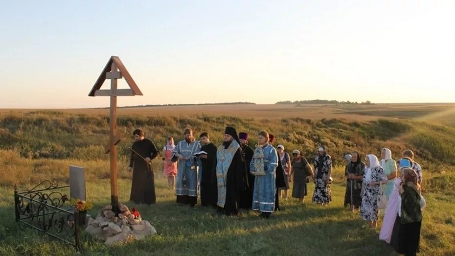 Село Листопадовка Грибановского района Воронежской области. Поклонный крест Воронежская область. Воронежская область Грибановский район село Старогольское. Листопадовка Воронежская область Грибановский.