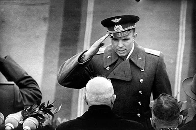 14 апреля 1961 года. Хрущев и Гагарин 1961. Гагарин 14 апреля 1961. Полёт Гагарина и Хрущёв.