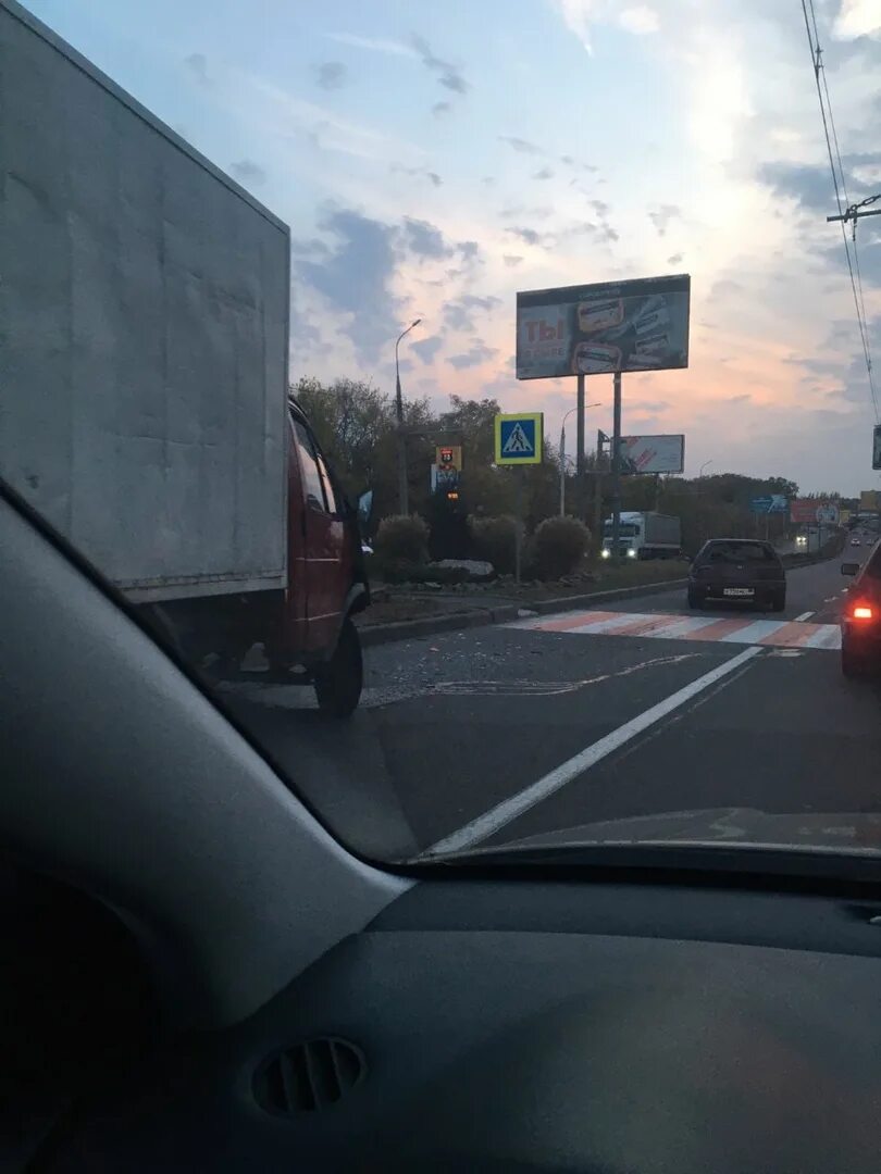 Инцидент донецк. Улицы донецка. Ботанический сад дтп владивосток. Пожар на газопроводе. Донецк ул.