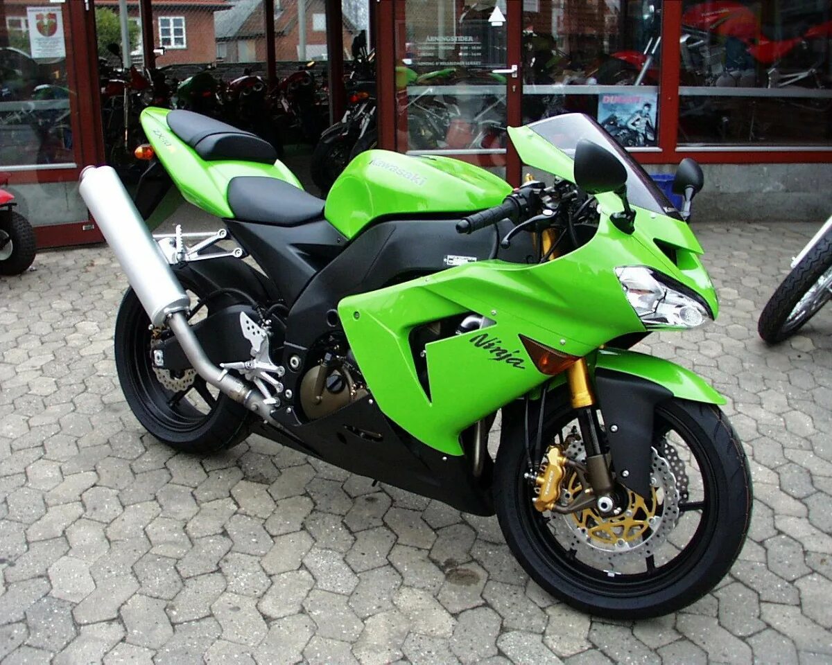 Kawasaki Ninja ZX-10r. Мотоцикл Кавасаки ниндзя зеленый. Мотоцикл Kawasaki ZX-10r Ninja. Кавасаки ZX 10 Ninja.