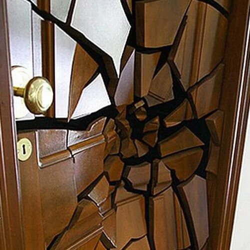 Разбили стекло на двери. Необычные двери межкомнатные. Необычные деревянные двери. Идеи для дверей. Разбилось стекло в межкомнатной двери.
