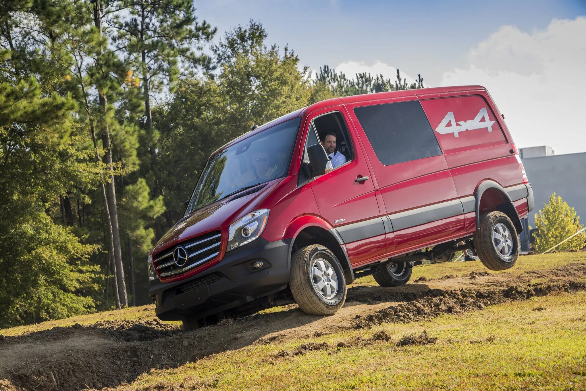 Мерседес 4х4 купить. Mercedes-Benz Sprinter 4x4. Полноприводный Мерседес Спринтер. Мерседес-Бенц Спринтер Грузопассажирский 4х4. Mercedes Sprinter 4 4.