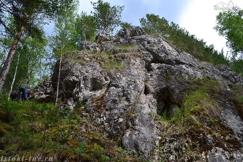 пещера сокола. пещера сокола. соккальские пещеры выборг. карпинск пещера жилище сокола. карпинск пещера жилище сокола.