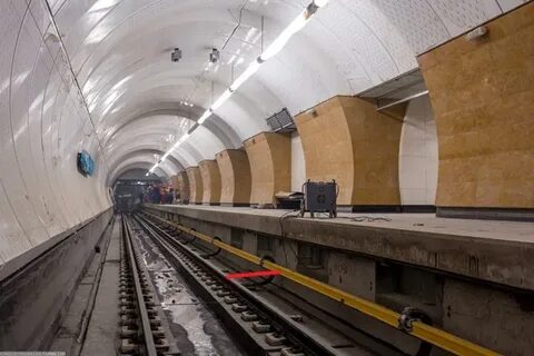 Контактный рельс в метро