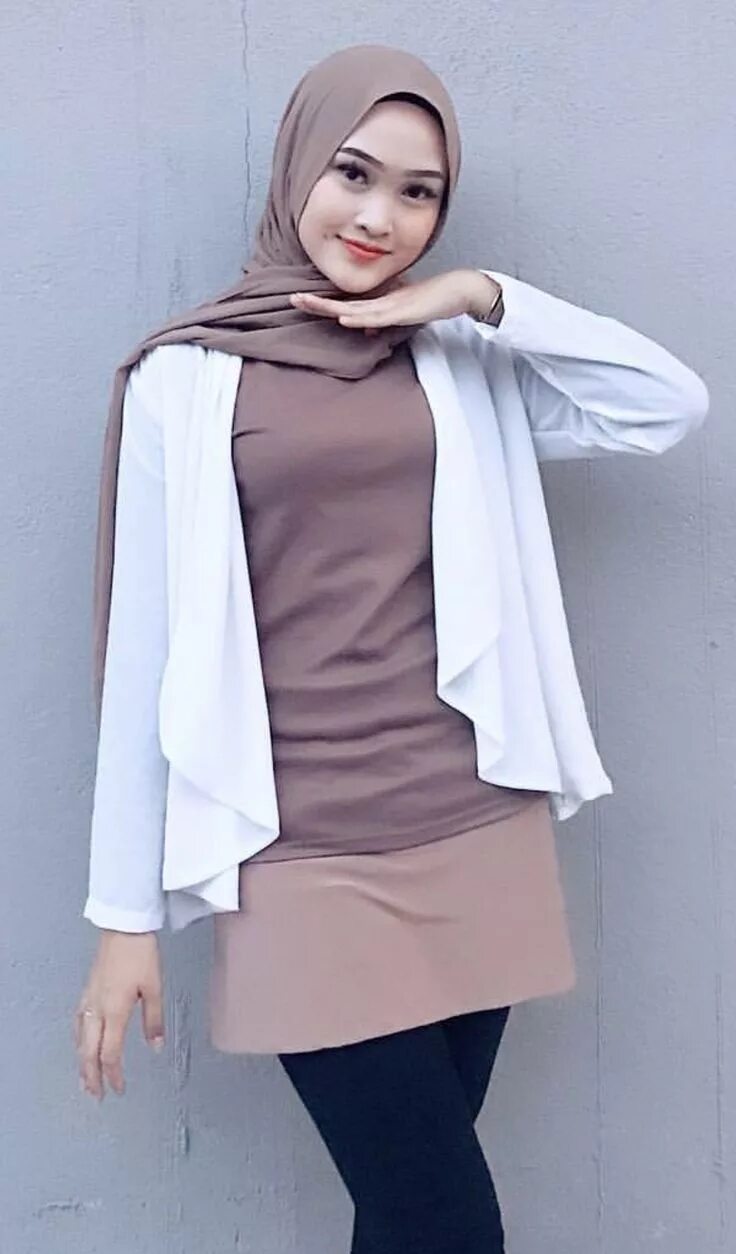 Jilbab semok. Грудастый хиджаб. Hijaboob. Jilboobs 2020. Индонезия девушки в хиджабе.