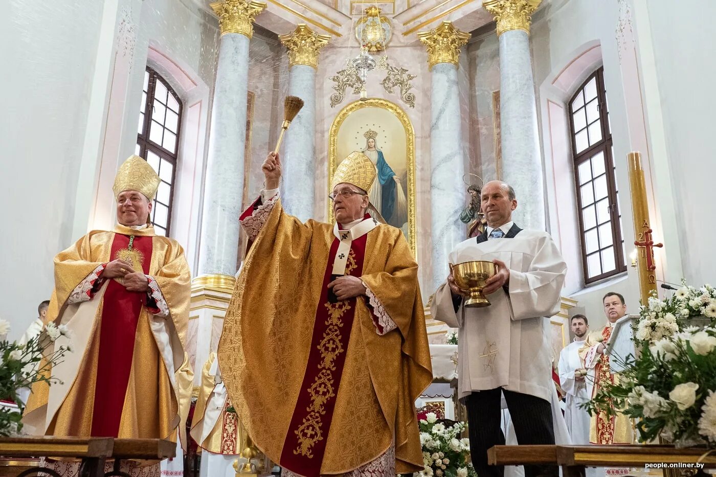 Пасха у католиков. Пасхальное Воскресение у католиков. Пасха в католичестве. Католики празднуют Пасху. Пасха католическая и православная в беларуси