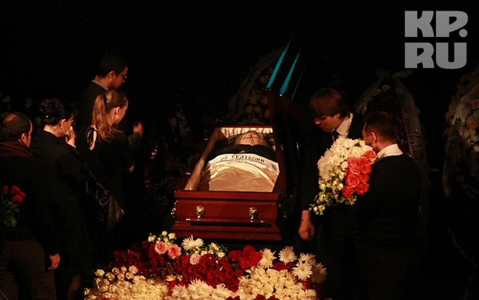 Похороны Марины Голуб на Троекуровском кладбище. Прощание с марией