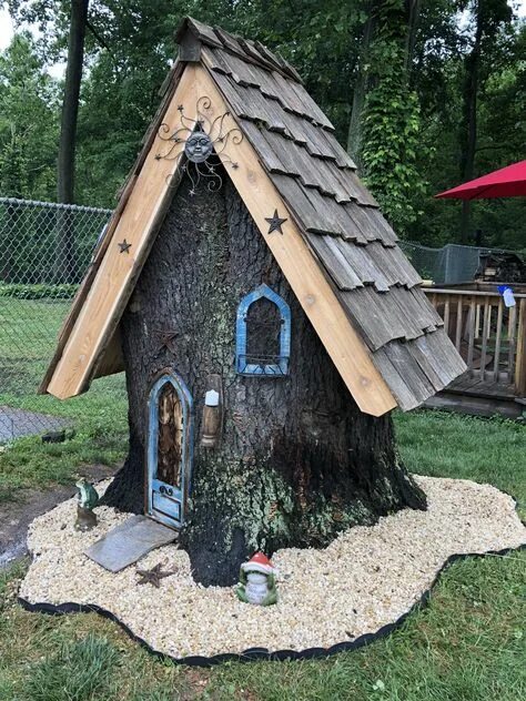 Little Gnome House…for Rent :) Small cottage garden ideas, Fairy tree houses, Fa