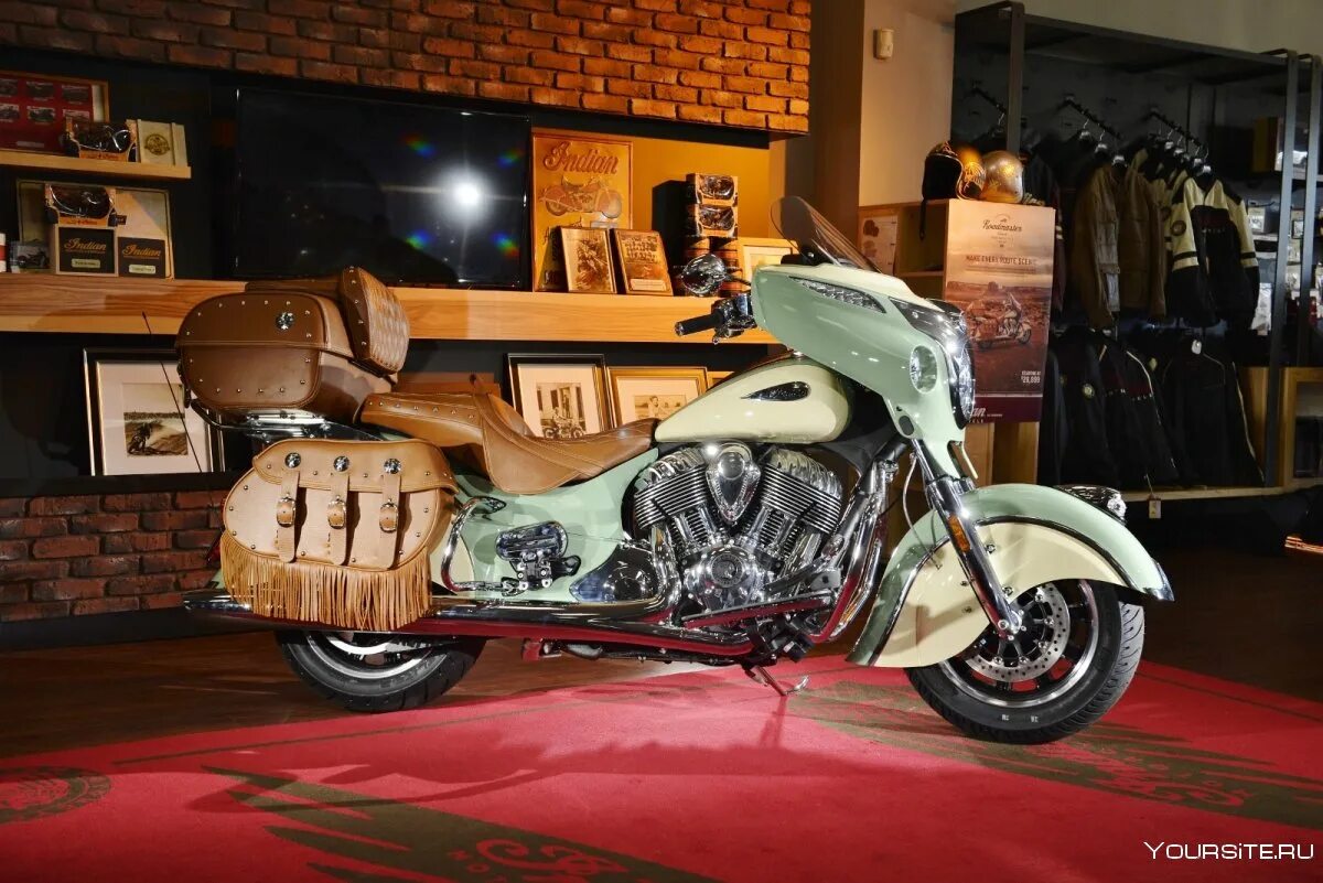 Купить мотоцикл индиан. Мотоцикл indian Roadmaster. Indian Roadmaster Classic. Мотоцикл Индиан 2017. Винтажный мотоцикл культовый.