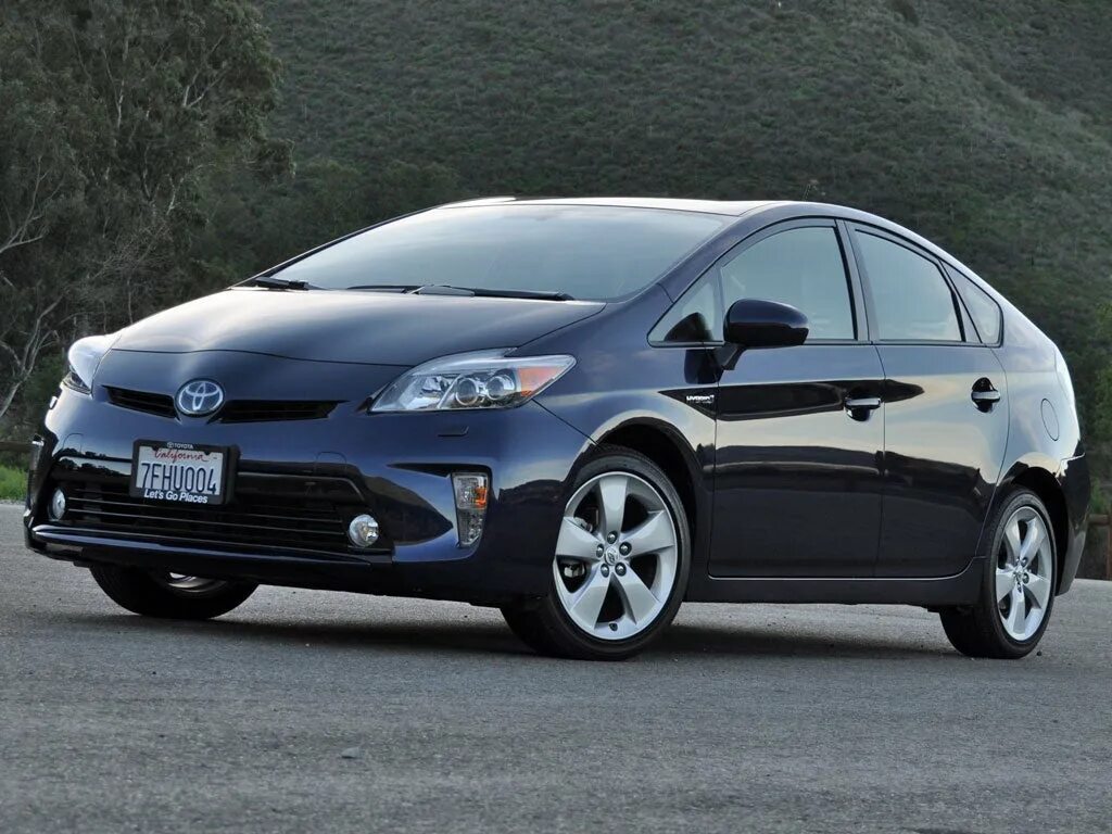 Toyota Prius. Тойота Приус 2015. Хонда Приус. Toyota Prius 2013. Приус 2015 года