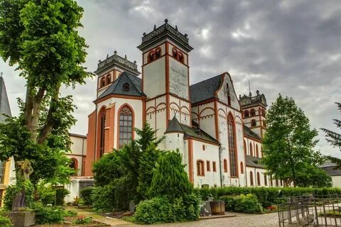 Католический монастырь