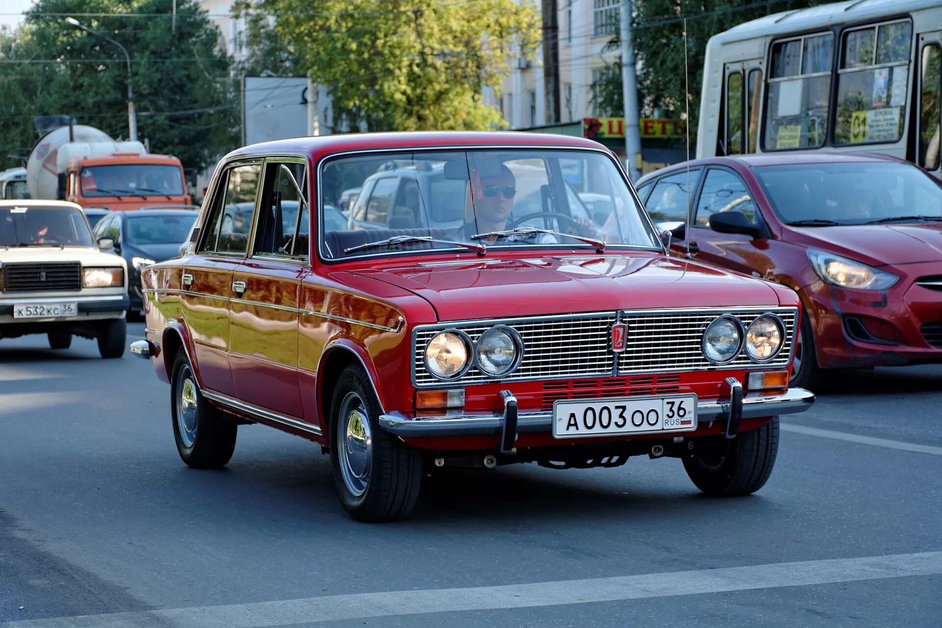 Machine rus. Русские машины. Отечественные машины. Отечественный автопро. Жигули (автомобиль).